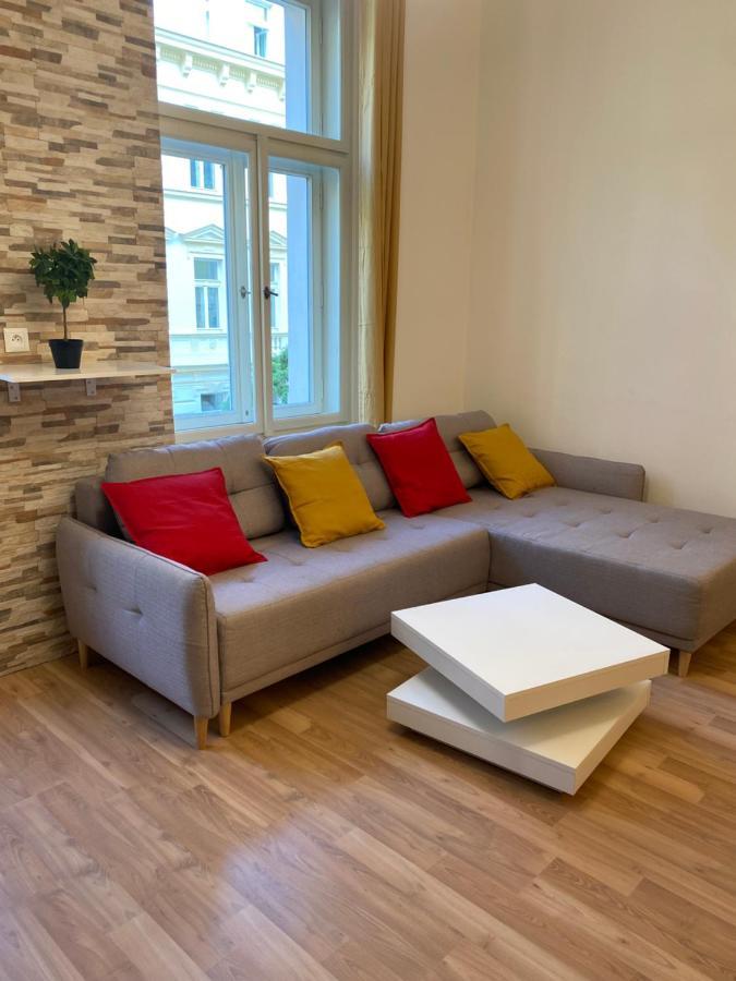 Apartmán Designed Next To Vaclav Square With Terrace And Private Garage *