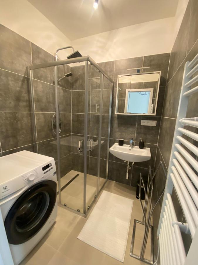 Apartament Designed Next To Vaclav Square With Terrace And Private Garage Praga